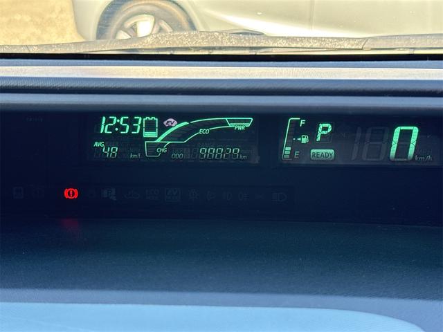 アクア Ｓ　ＥＴＣ　ナビ　ＴＶ　クリアランスソナー　オートライト　スマートキー　電動格納ミラー　ＣＶＴ　衝突安全ボディ　ＡＢＳ　ＥＳＣ　エアコン　パワーステアリング　パワーウィンドウ（31枚目）