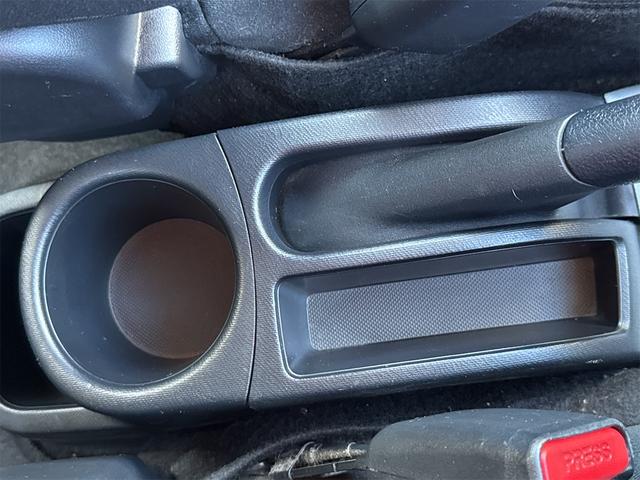 アクア Ｓ　ＥＴＣ　ナビ　ＴＶ　クリアランスソナー　オートライト　スマートキー　電動格納ミラー　ＣＶＴ　衝突安全ボディ　ＡＢＳ　ＥＳＣ　エアコン　パワーステアリング　パワーウィンドウ（53枚目）