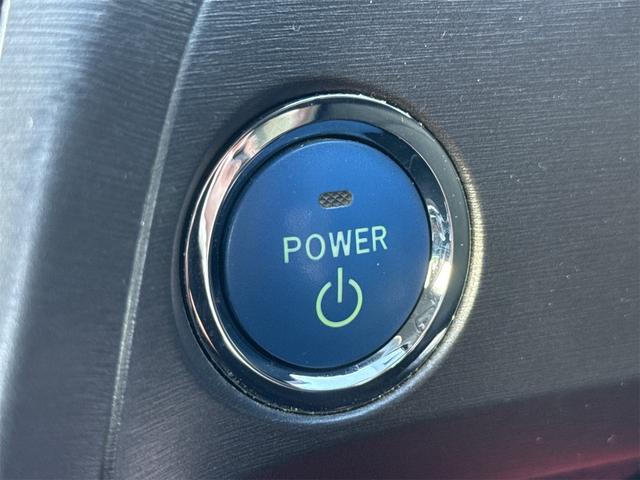 プリウス Ｇ　ＪＢＬプレミアムサウンドシステム　ＥＴＣ　アダプティブクルーズコントロール　パークアシスト　バックカメラ　ナビ　ＴＶ　アルミホイール　オートライト　ＨＩＤ　スマートキー　電動格納ミラー　　パワーシート（10枚目）
