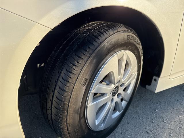 プリウス Ｇ　ＪＢＬプレミアムサウンドシステム　ＥＴＣ　アダプティブクルーズコントロール　パークアシスト　バックカメラ　ナビ　ＴＶ　アルミホイール　オートライト　ＨＩＤ　スマートキー　電動格納ミラー　　パワーシート（20枚目）