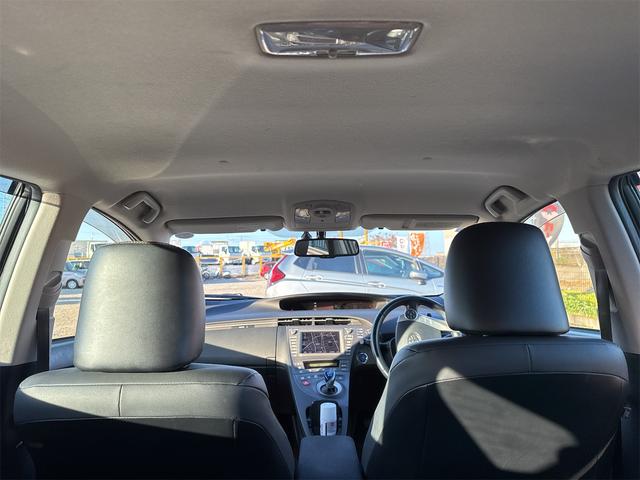 プリウス Ｇ　ＪＢＬプレミアムサウンドシステム　ＥＴＣ　アダプティブクルーズコントロール　パークアシスト　バックカメラ　ナビ　ＴＶ　アルミホイール　オートライト　ＨＩＤ　スマートキー　電動格納ミラー　　パワーシート（25枚目）