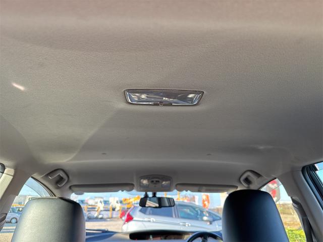 プリウス Ｇ　ＪＢＬプレミアムサウンドシステム　ＥＴＣ　アダプティブクルーズコントロール　パークアシスト　バックカメラ　ナビ　ＴＶ　アルミホイール　オートライト　ＨＩＤ　スマートキー　電動格納ミラー　　パワーシート（26枚目）