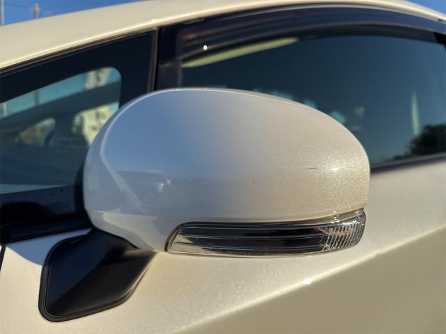 プリウス Ｇ　ＪＢＬプレミアムサウンドシステム　ＥＴＣ　アダプティブクルーズコントロール　パークアシスト　バックカメラ　ナビ　ＴＶ　アルミホイール　オートライト　ＨＩＤ　スマートキー　電動格納ミラー　　パワーシート（27枚目）