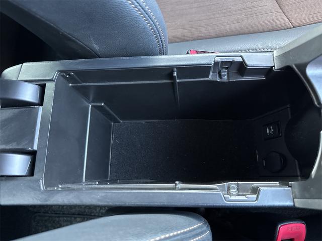 プリウス Ｇ　ＪＢＬプレミアムサウンドシステム　ＥＴＣ　アダプティブクルーズコントロール　パークアシスト　バックカメラ　ナビ　ＴＶ　アルミホイール　オートライト　ＨＩＤ　スマートキー　電動格納ミラー　　パワーシート（39枚目）