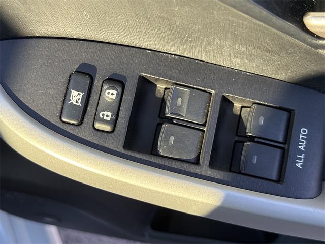 プリウス Ｇ　ＪＢＬプレミアムサウンドシステム　ＥＴＣ　アダプティブクルーズコントロール　パークアシスト　バックカメラ　ナビ　ＴＶ　アルミホイール　オートライト　ＨＩＤ　スマートキー　電動格納ミラー　　パワーシート（58枚目）