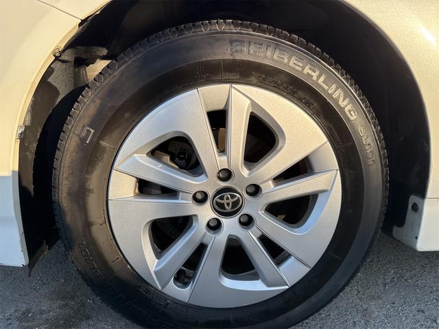 プリウス Ｇ　ＪＢＬプレミアムサウンドシステム　ＥＴＣ　アダプティブクルーズコントロール　パークアシスト　バックカメラ　ナビ　ＴＶ　アルミホイール　オートライト　ＨＩＤ　スマートキー　電動格納ミラー　　パワーシート（71枚目）