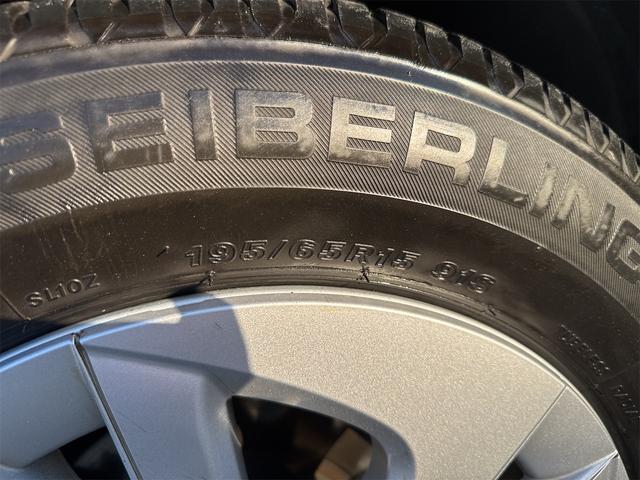 プリウス Ｇ　ＪＢＬプレミアムサウンドシステム　ＥＴＣ　アダプティブクルーズコントロール　パークアシスト　バックカメラ　ナビ　ＴＶ　アルミホイール　オートライト　ＨＩＤ　スマートキー　電動格納ミラー　　パワーシート（72枚目）