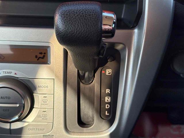 ハスラー Ｇ　ＥＴＣ　バックカメラ　ナビ　衝突被害軽減システム　スマートキー　アイドリングストップ　電動格納ミラー　シートヒーター　ベンチシート　ＣＶＴ　盗難防止システム　ＡＢＳ　ＥＳＣ　Ｂｌｕｅｔｏｏｔｈ（7枚目）