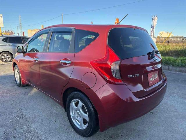 ノート メダリスト　ＥＴＣ　全周囲カメラ　ナビ　ＴＶ　アルミホイール　オートライト　スマートキー　アイドリングストップ　電動格納ミラー　ＣＶＴ　盗難防止システム　衝突安全ボディ　ＡＢＳ　ミュージックプレイヤー接続可（16枚目）