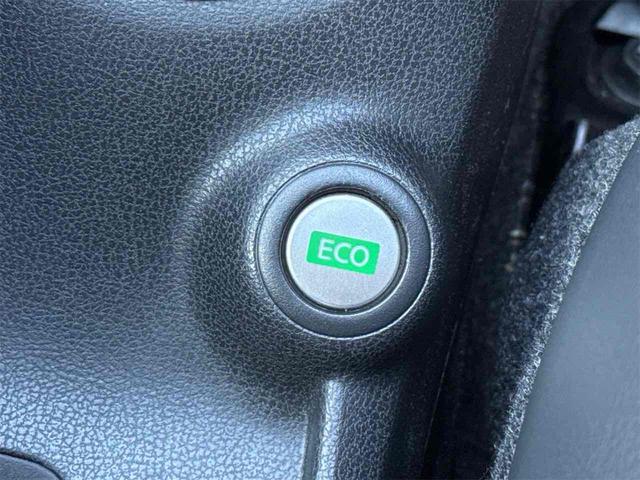 ノート メダリスト　ＥＴＣ　全周囲カメラ　ナビ　ＴＶ　アルミホイール　オートライト　スマートキー　アイドリングストップ　電動格納ミラー　ＣＶＴ　盗難防止システム　衝突安全ボディ　ＡＢＳ　ミュージックプレイヤー接続可（21枚目）