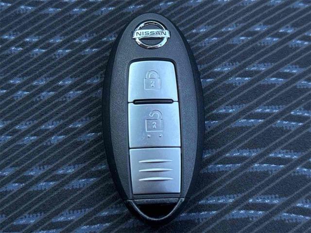 ノート メダリスト　ＥＴＣ　全周囲カメラ　ナビ　ＴＶ　アルミホイール　オートライト　スマートキー　アイドリングストップ　電動格納ミラー　ＣＶＴ　盗難防止システム　衝突安全ボディ　ＡＢＳ　ミュージックプレイヤー接続可（22枚目）