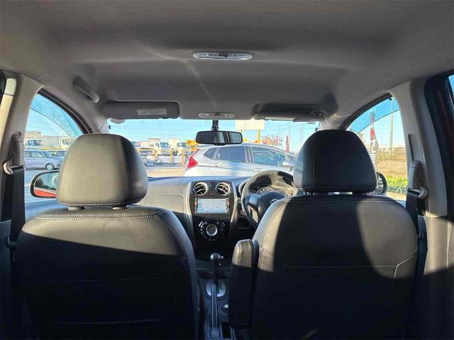 ノート メダリスト　ＥＴＣ　全周囲カメラ　ナビ　ＴＶ　アルミホイール　オートライト　スマートキー　アイドリングストップ　電動格納ミラー　ＣＶＴ　盗難防止システム　衝突安全ボディ　ＡＢＳ　ミュージックプレイヤー接続可（24枚目）