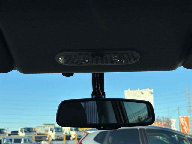 ノート メダリスト　ＥＴＣ　全周囲カメラ　ナビ　ＴＶ　アルミホイール　オートライト　スマートキー　アイドリングストップ　電動格納ミラー　ＣＶＴ　盗難防止システム　衝突安全ボディ　ＡＢＳ　ミュージックプレイヤー接続可（32枚目）