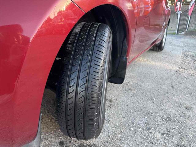 ノート メダリスト　ＥＴＣ　全周囲カメラ　ナビ　ＴＶ　アルミホイール　オートライト　スマートキー　アイドリングストップ　電動格納ミラー　ＣＶＴ　盗難防止システム　衝突安全ボディ　ＡＢＳ　ミュージックプレイヤー接続可（33枚目）