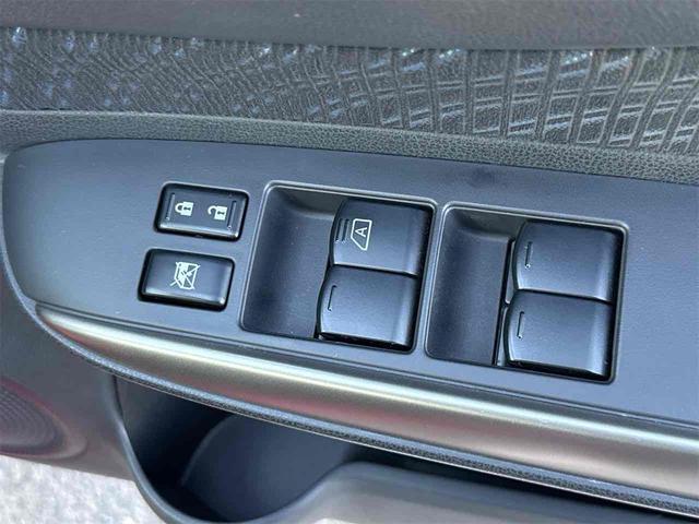 ノート メダリスト　ＥＴＣ　全周囲カメラ　ナビ　ＴＶ　アルミホイール　オートライト　スマートキー　アイドリングストップ　電動格納ミラー　ＣＶＴ　盗難防止システム　衝突安全ボディ　ＡＢＳ　ミュージックプレイヤー接続可（40枚目）