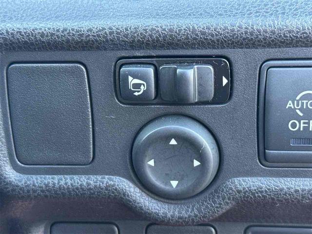 ノート メダリスト　ＥＴＣ　全周囲カメラ　ナビ　ＴＶ　アルミホイール　オートライト　スマートキー　アイドリングストップ　電動格納ミラー　ＣＶＴ　盗難防止システム　衝突安全ボディ　ＡＢＳ　ミュージックプレイヤー接続可（60枚目）