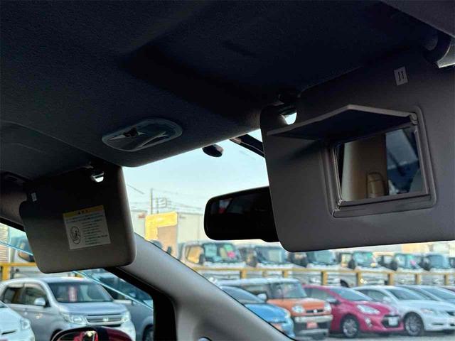 ノート メダリスト　ＥＴＣ　全周囲カメラ　ナビ　ＴＶ　アルミホイール　オートライト　スマートキー　アイドリングストップ　電動格納ミラー　ＣＶＴ　盗難防止システム　衝突安全ボディ　ＡＢＳ　ミュージックプレイヤー接続可（61枚目）