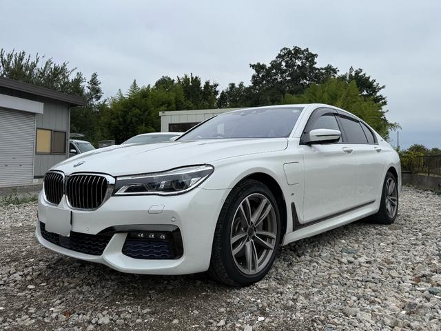 7シリーズ 740eアイパフォーマンス Mスポーツ ハイブリッド サンルーフ レザーシート ヒートシーター Bluetoothオーディオ クルーズコントローラー ETC パワーシート(8枚目)