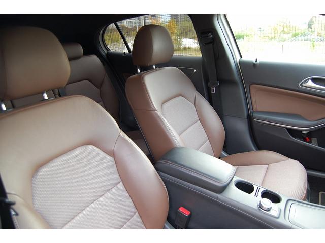 ＧＬＡクラス ＧＬＡ２５０　４マチック　純正ナビ／ＴＶ／ＥＴＣ／ハーフレザーシート／サンルーフ／Ｂカメ／電動シート／シートヒーター／前後ドラレコ／パワーバックドア／障害物センサー（33枚目）