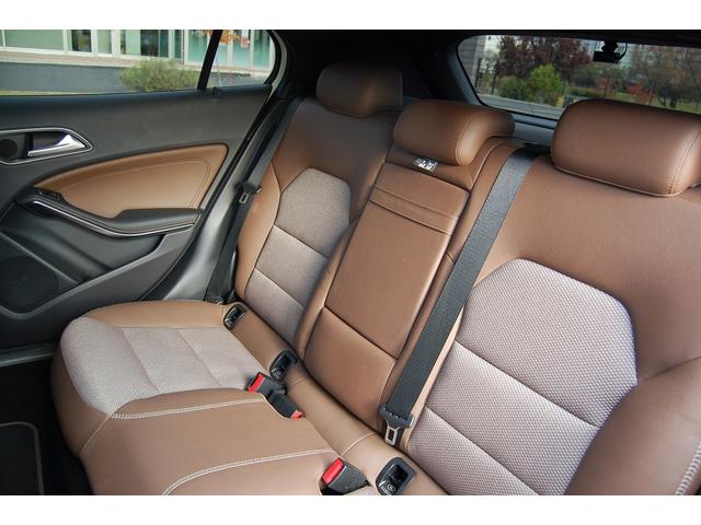 ＧＬＡクラス ＧＬＡ２５０　４マチック　純正ナビ／ＴＶ／ＥＴＣ／ハーフレザーシート／サンルーフ／Ｂカメ／電動シート／シートヒーター／前後ドラレコ／パワーバックドア／障害物センサー（45枚目）