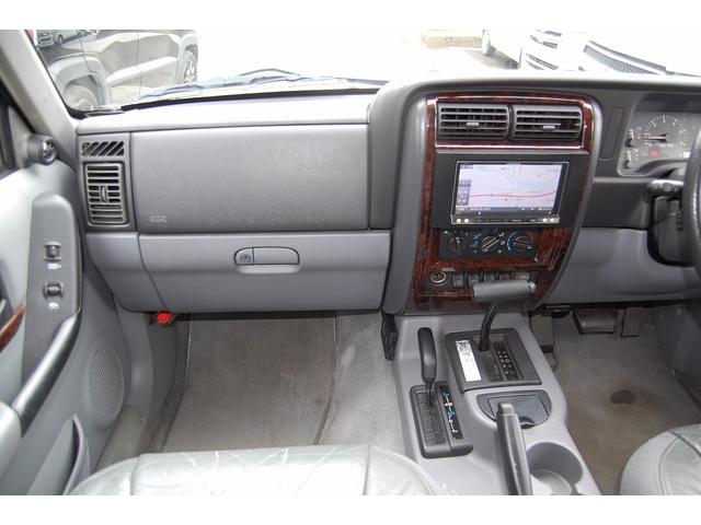 ジープ・チェロキー リミテッド 社外ナビ/フルセグ/ETC/Bカメ/電動シート/ブロックタイヤ/レザーシート/スペアキー/取説(32枚目)