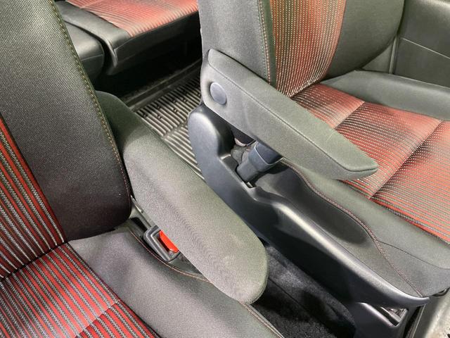 ヴォクシー ＺＳ　純正１０．５型ナビ　後席モニター　バックカメラ　衝突軽減　両側電動スライド　スマートキー　クルコン　車線逸脱警報　ＥＴＣ２．０　ＬＥＤヘッド＆フォグ　オートマチックハイビーム　ダブルエアコン（35枚目）