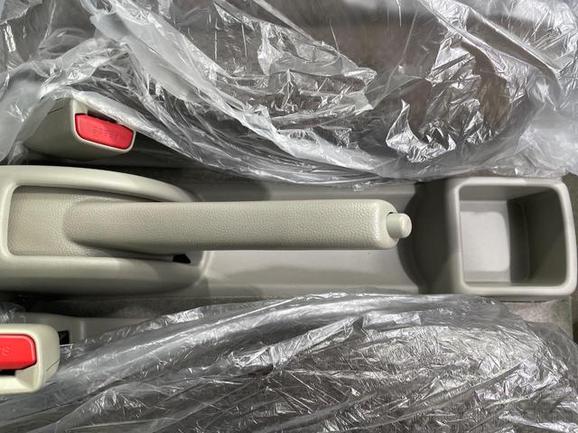 エブリイ ジョイン　届出済未使用車　シートヒーター　衝突軽減　コーナーセンサー　スマートキー　ＬＥＤヘッド　オートハイビーム　オートライト　オートエアコン　リアヒーター　車線逸脱警報　誤発進抑制機能　プライバシーガラス（29枚目）