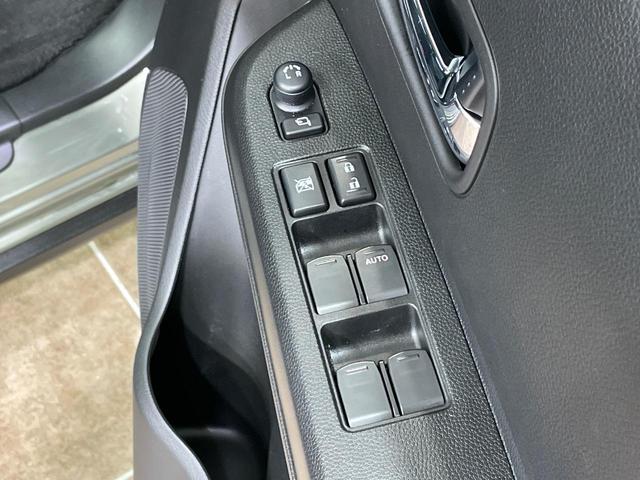 イグニス ハイブリッドMF 純正8型ナビ 全周囲カメラ 衝突軽減 クルーズコントロール シートヒーター レザーシート スマートキー LEDヘッド ルーフレール ETC ステアリングスイ 車線逸脱警報 オートライト オートエアコン(49枚目)