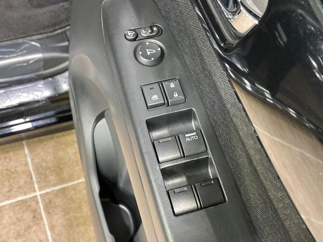 N-BOXカスタム G・Lパッケージ 電動スライドドア スマートキー HIDヘッド ETC デジタルインナーミラー オートライト オートエアコン 純正14インチアルミ 電動格納ミラー プライバシーガラス ドアバイザー 盗難防止システム(7枚目)