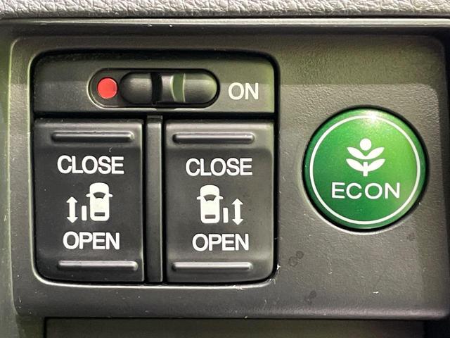 オデッセイ アブソルート・EX 純正ナビ 全周囲カメラ 衝突軽減 クルーズコントロール 両側電動スライドドア スマートキー ETC LEDヘッド&フォグ オートライト パワーシート デュアルエアコン 純正18インチAW(6枚目)