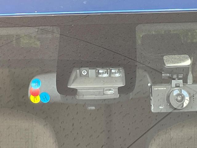 シエンタ ハイブリッドG 後席モニター ナビ バックカメラ 衝突軽減 両側電動スライドドア ドラレコ スマートキー LEDヘッド ETC オートハイビーム 車線逸脱警報 オートライト オートエアコン プライバシーガラス(3枚目)