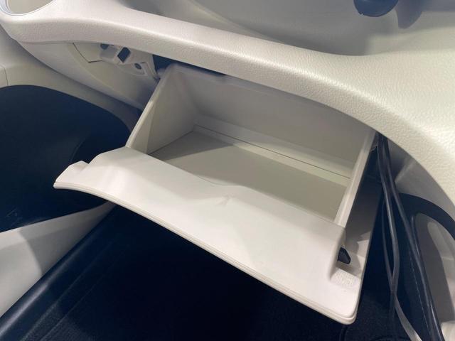 シエンタ ハイブリッドG 後席モニター ナビ バックカメラ 衝突軽減 両側電動スライドドア ドラレコ スマートキー LEDヘッド ETC オートハイビーム 車線逸脱警報 オートライト オートエアコン プライバシーガラス(43枚目)