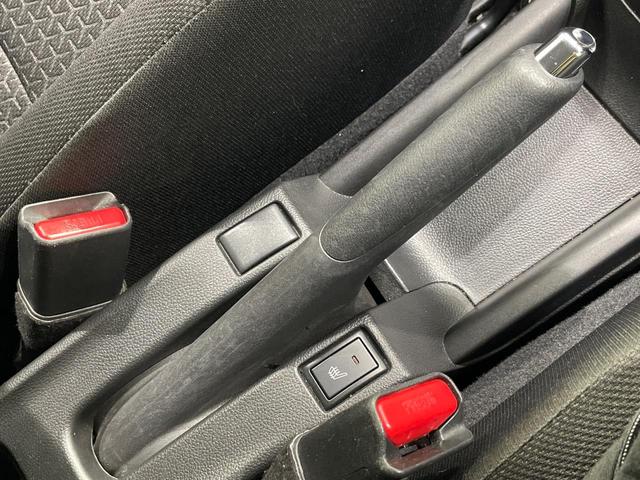 スイフト XGリミテッド ナビ バックカメラ 衝突軽減 クルーズコントロール シートヒーター ドラレコ スマートキー ETC オートハイビーム 車線逸脱警報 オートライト オートエアコン Bluetooth プライバシーガラス(25枚目)