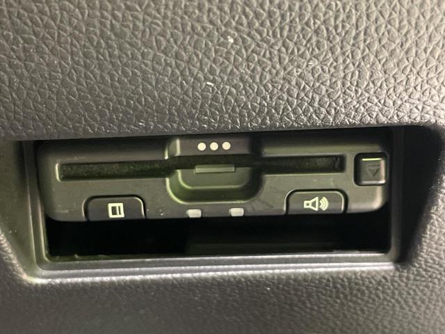 スイフト XGリミテッド ナビ バックカメラ 衝突軽減 クルーズコントロール シートヒーター ドラレコ スマートキー ETC オートハイビーム 車線逸脱警報 オートライト オートエアコン Bluetooth プライバシーガラス(38枚目)