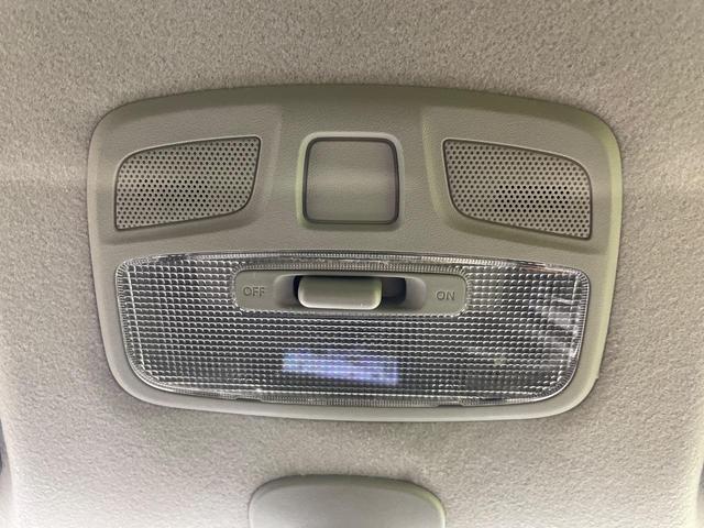 スイフト XGリミテッド ナビ バックカメラ 衝突軽減 クルーズコントロール シートヒーター ドラレコ スマートキー ETC オートハイビーム 車線逸脱警報 オートライト オートエアコン Bluetooth プライバシーガラス(44枚目)