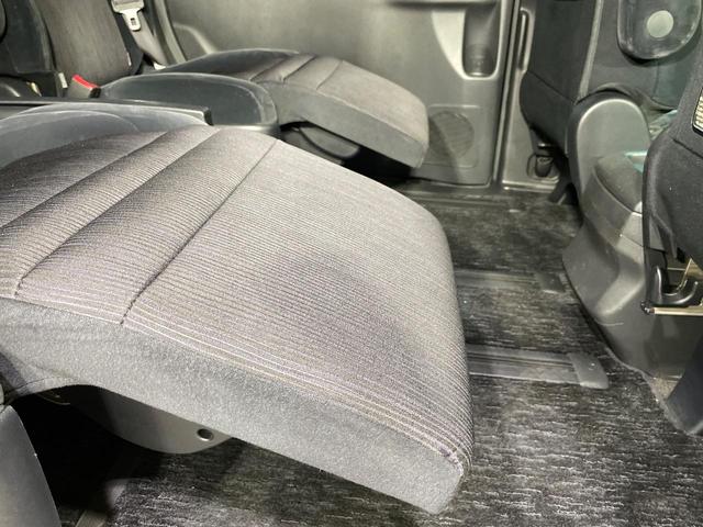 ヴェルファイア ２．４Ｚ　後席モニター　純正ナビ　バックカメラ　両側電動スライドドア　コーナーセンサー　スマートキー　オットマン　ＥＴＣ　ＨＩＤヘッド＆ＬＥＤフォグ　オートライト　デュアルエアコン　純正１８インチＡＷ（35枚目）