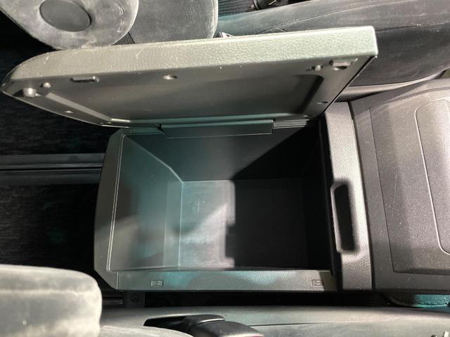 ヴェルファイア ２．４Ｚ　後席モニター　純正ナビ　バックカメラ　両側電動スライドドア　コーナーセンサー　スマートキー　オットマン　ＥＴＣ　ＨＩＤヘッド＆ＬＥＤフォグ　オートライト　デュアルエアコン　純正１８インチＡＷ（42枚目）