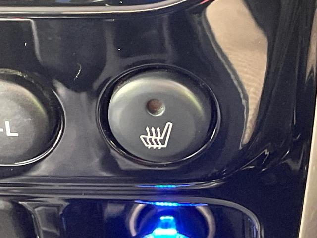 ジムニー ランドベンチャー MT車 純正ナビ 合皮レザーシート シートヒーター コーナーセンサー ETC 純正16インチAW 電動格納ミラー キーレス Bluetooth CD DVD再生 フルセグ ステアリングスイッチ(4枚目)