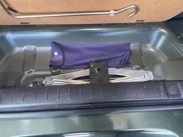 ジムニー ランドベンチャー MT車 純正ナビ 合皮レザーシート シートヒーター コーナーセンサー ETC 純正16インチAW 電動格納ミラー キーレス Bluetooth CD DVD再生 フルセグ ステアリングスイッチ(41枚目)