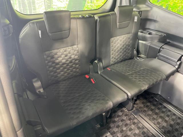 ヴォクシー S-Z モデリスタエアロ 純正10.5型ナビ 両側電動スライドドア バックカメラ 衝突軽減 レーダークルーズ 電動リアゲート オットマン ハーフレザーシート シートヒーター ドラレコ LEDヘッド ETC(10枚目)