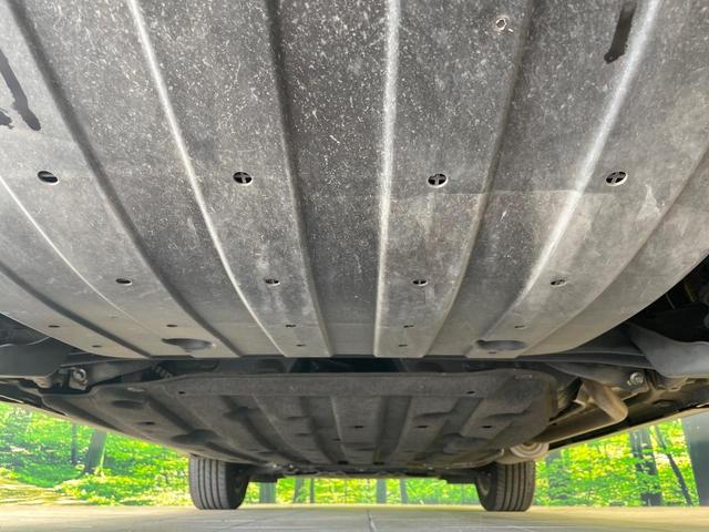 ヴェゼル ハイブリッドＺ・ホンダセンシング　純正ＳＤナビ　バックカメラ　衝突被害軽減システム　レーダークルーズ　禁煙車　ドラレコ　スマートキー　ＬＥＤヘッド　ビルトインＥＴＣ　車線逸脱警報　オートライト　デュアルエアコン　純正１７インチアルミ（19枚目）