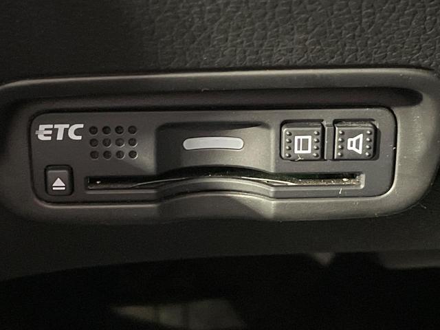 ヴェゼル ハイブリッドＺ・ホンダセンシング　純正ＳＤナビ　バックカメラ　衝突被害軽減システム　レーダークルーズ　禁煙車　ドラレコ　スマートキー　ＬＥＤヘッド　ビルトインＥＴＣ　車線逸脱警報　オートライト　デュアルエアコン　純正１７インチアルミ（21枚目）