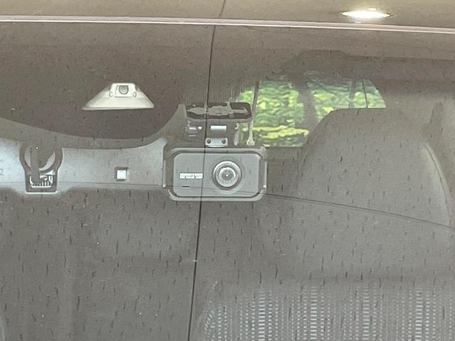 ヴェゼル ハイブリッドＺ・ホンダセンシング　純正ＳＤナビ　バックカメラ　衝突被害軽減システム　レーダークルーズ　禁煙車　ドラレコ　スマートキー　ＬＥＤヘッド　ビルトインＥＴＣ　車線逸脱警報　オートライト　デュアルエアコン　純正１７インチアルミ（35枚目）