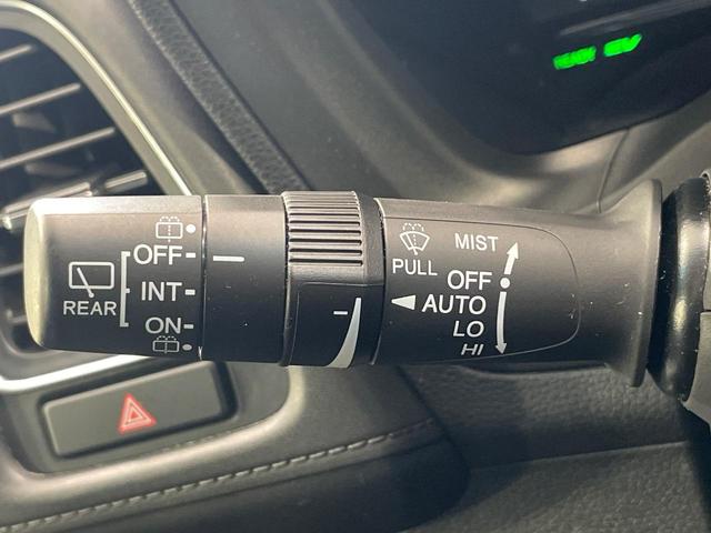 ヴェゼル ハイブリッドＺ・ホンダセンシング　純正ＳＤナビ　バックカメラ　衝突被害軽減システム　レーダークルーズ　禁煙車　ドラレコ　スマートキー　ＬＥＤヘッド　ビルトインＥＴＣ　車線逸脱警報　オートライト　デュアルエアコン　純正１７インチアルミ（42枚目）