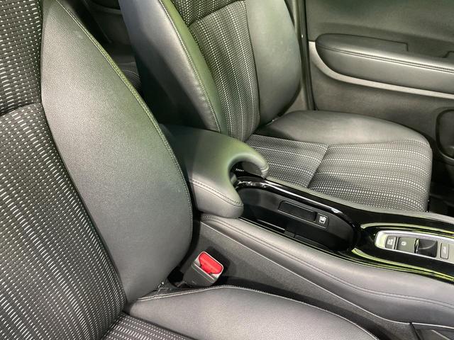 ヴェゼル ハイブリッドＺ・ホンダセンシング　純正ＳＤナビ　バックカメラ　衝突被害軽減システム　レーダークルーズ　禁煙車　ドラレコ　スマートキー　ＬＥＤヘッド　ビルトインＥＴＣ　車線逸脱警報　オートライト　デュアルエアコン　純正１７インチアルミ（62枚目）