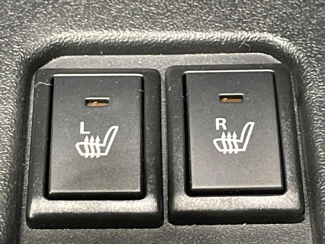 ジムニー ＸＣ　届出済未使用車　衝突軽減　コーナーセンサー　クルーズコントロール　シートヒーター　スマートキー　ＬＥＤヘッド　車線逸脱警報　革巻きハンドル　ステアリングスイッチ　オートエアコン　純正１６インチＡＷ（4枚目）