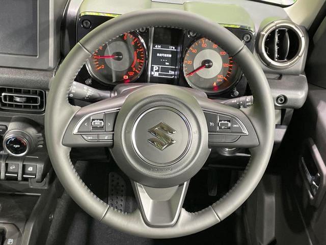 ジムニー ＸＣ　届出済未使用車　衝突軽減　コーナーセンサー　クルーズコントロール　シートヒーター　スマートキー　ＬＥＤヘッド　車線逸脱警報　革巻きハンドル　ステアリングスイッチ　オートエアコン　純正１６インチＡＷ（11枚目）