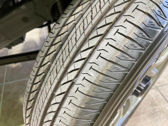 ジムニー ＸＣ　届出済未使用車　衝突軽減　コーナーセンサー　クルーズコントロール　シートヒーター　スマートキー　ＬＥＤヘッド　車線逸脱警報　革巻きハンドル　ステアリングスイッチ　オートエアコン　純正１６インチＡＷ（54枚目）