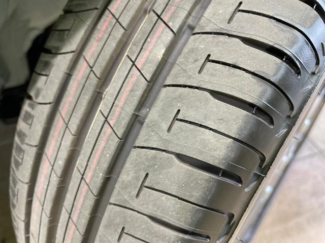 タント ファンクロスターボ　届出済未使用車　両側電動スライドドア　衝突軽減　コーナーセンサー　スマートキー　ＬＥＤヘッド　ルーフレール　オートライト　オートエアコン　純正１５インチアルミ　ＬＥＤフォグ（27枚目）