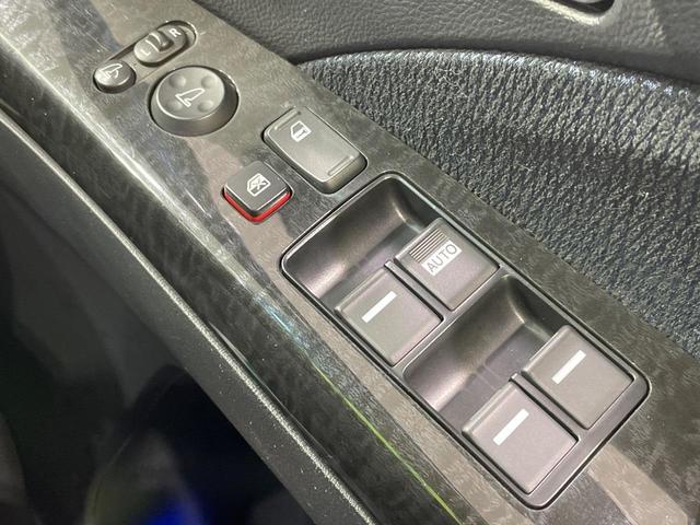 オデッセイ アブソルート　純正８型ナビ　バックカメラ　クルーズコントロール　ＥＴＣ　ドライブレコーダー　ハーフレザーシート　ＨＩＤヘッドライト　純正１７インチＡＷ　オートエアコン　ＣＤ再生　地デジ　ドアバイザー　電動格納ミラー（39枚目）